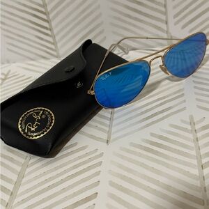 Ray-Ban Blue Aviator Glasses with Mirrored Lenses